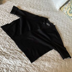 Short sleeve black sweater. Large